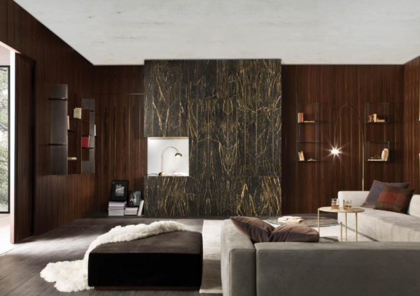 Panel dinding kayu dengan ukiran mewah